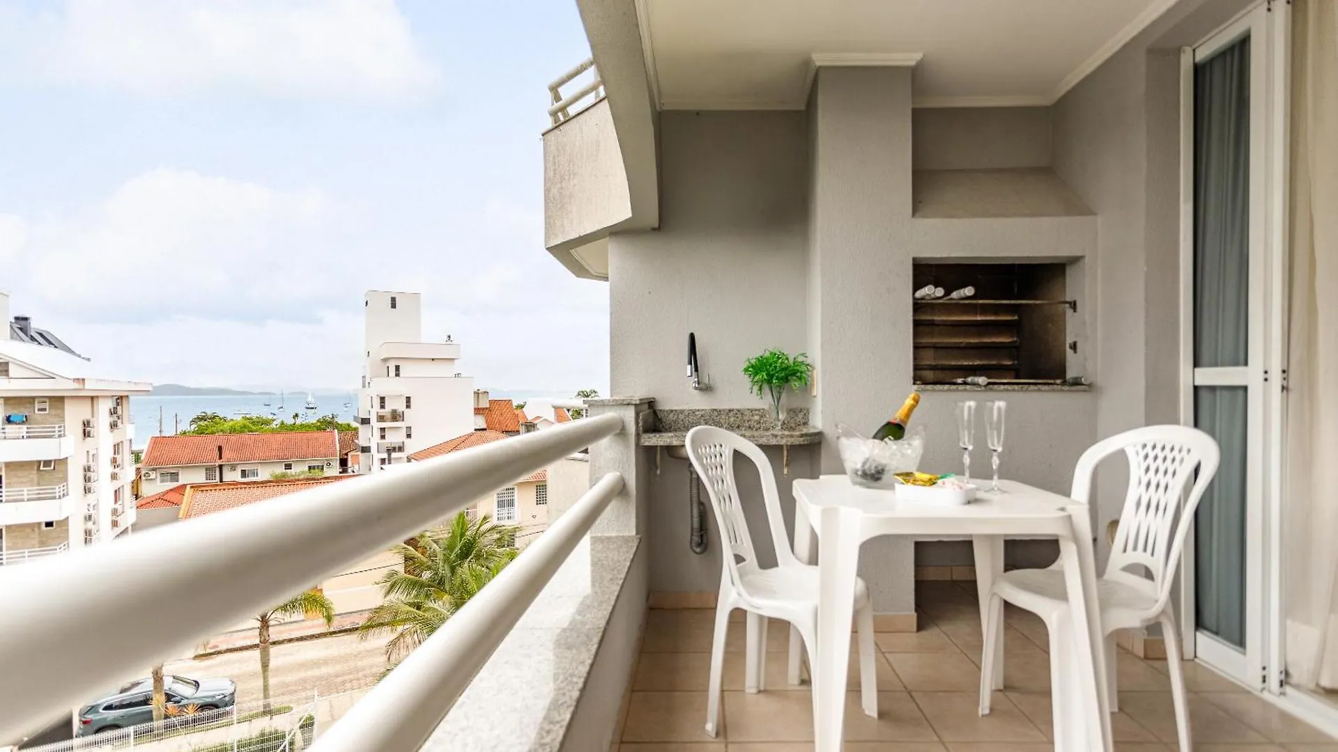 Apartamento Jurerê Summer - Vista pro Mar - Ultra Internet 600 Mega Florianópolis Brasil